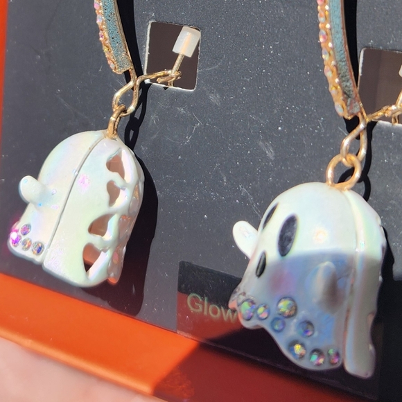 NWT Betsey Johnson Ghost & Spider Web Drop Mismatch Earrings - Picture 8 of 12
